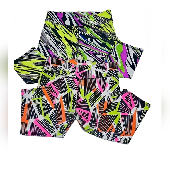 Set Of 2 Fabletics Cropped Leggings Multicolor Sporty Sz M - Picture 4 of 10